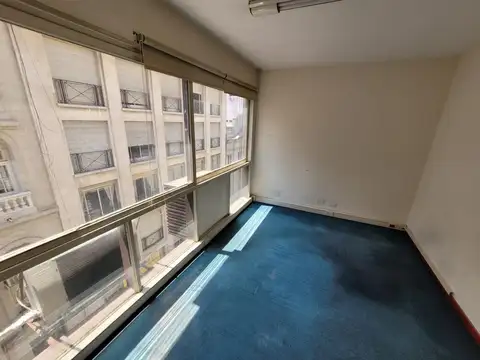 Oficina en Alquiler con 1 cochera