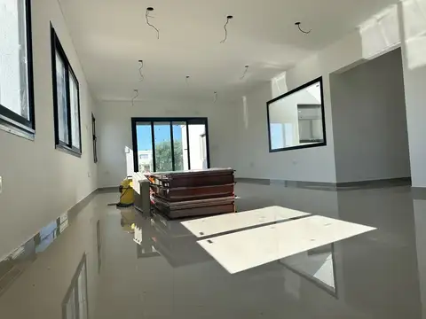 Casa en Venta en Pilar Del Este, USD 180.000