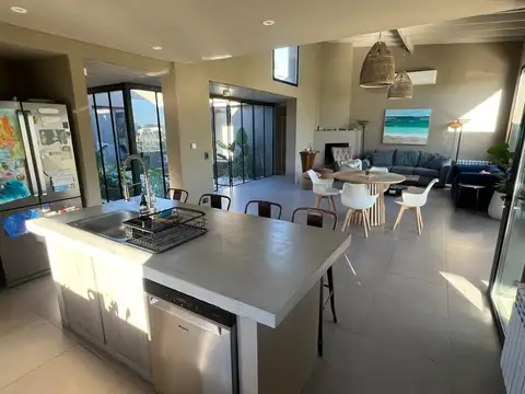 Casa en Alquiler de 4 dormitorios