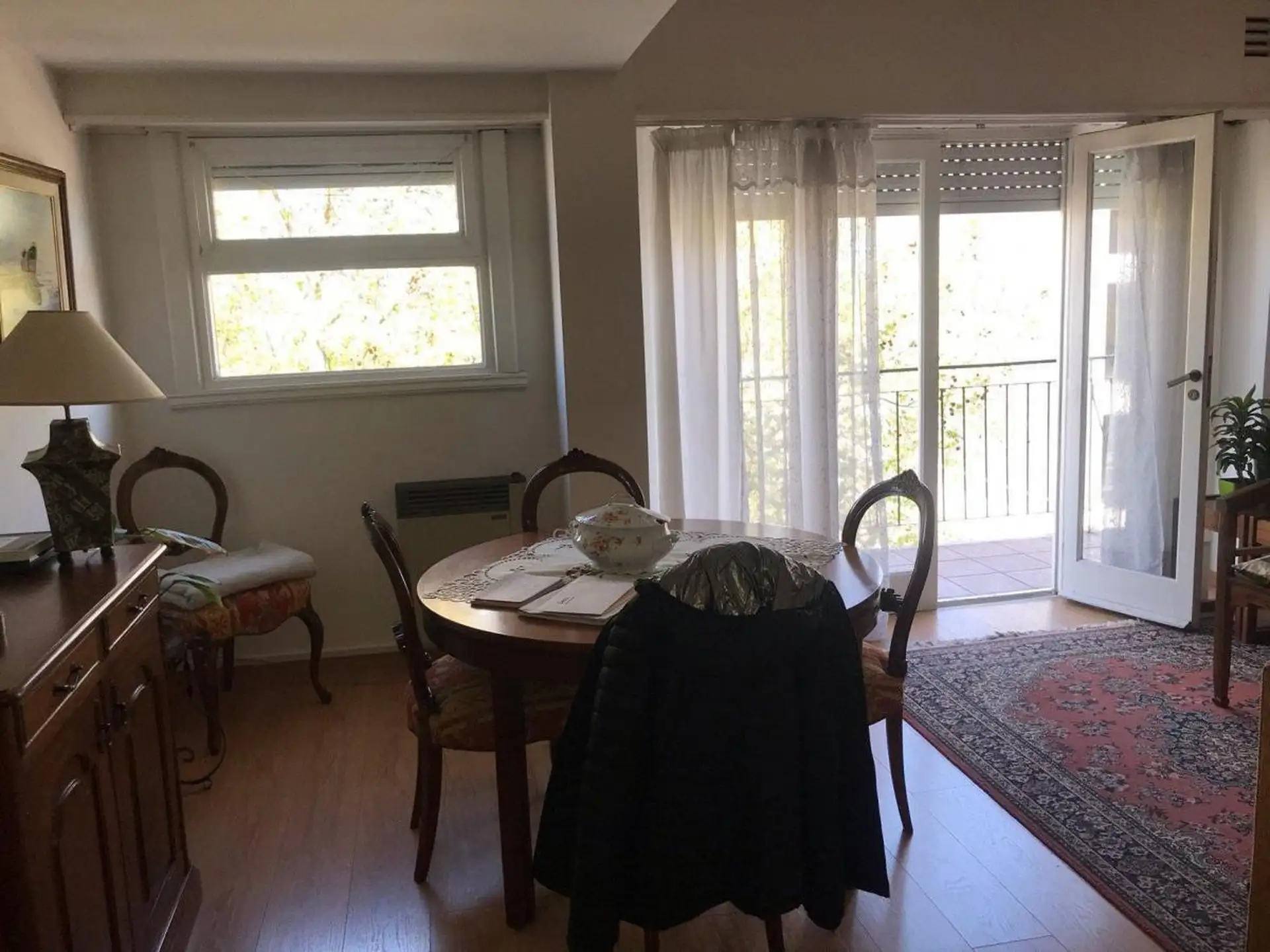 Departamento de 3 amb a la calle con balcón y baulera