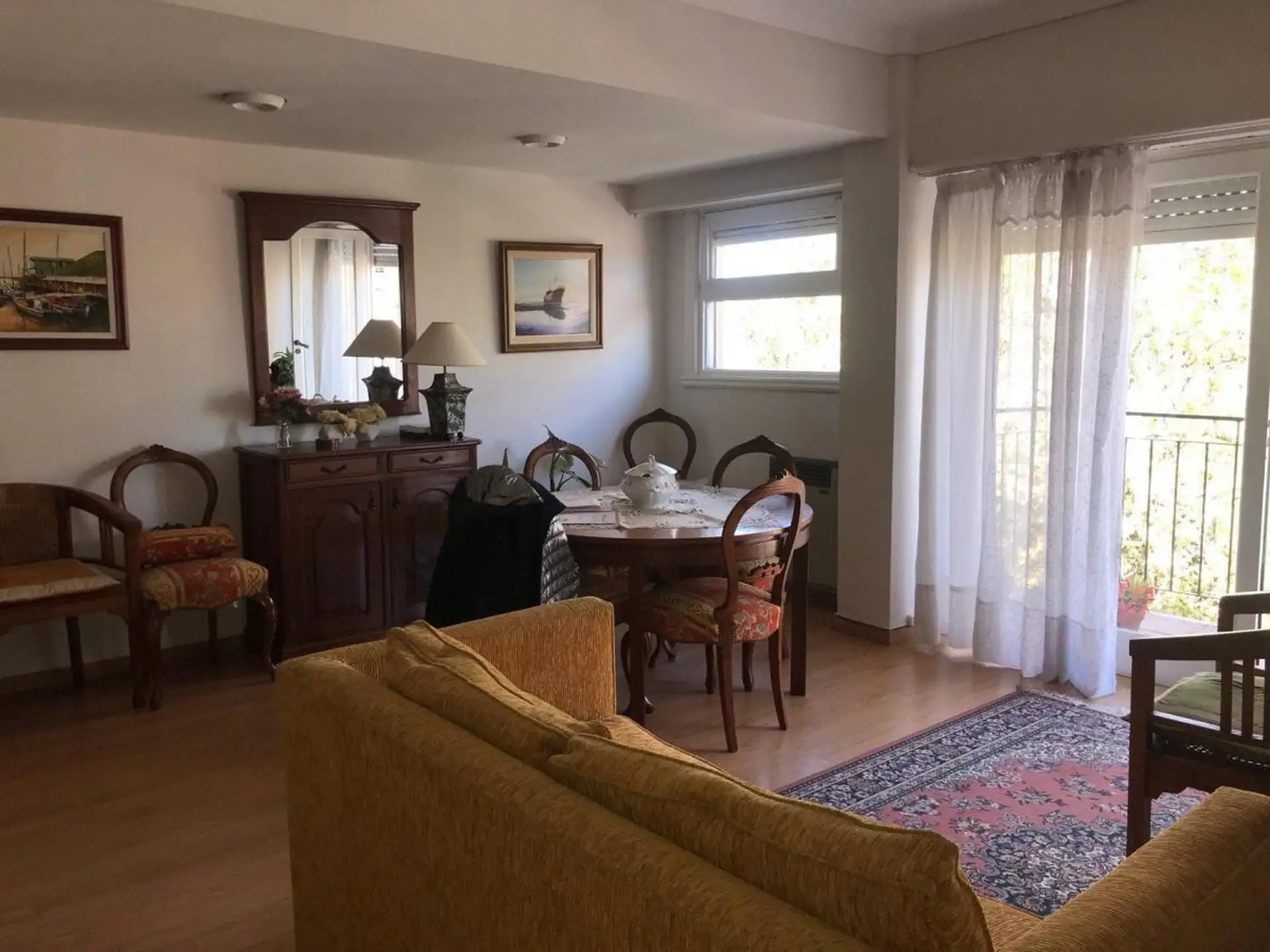 Departamento de 3 amb a la calle con balcón y baulera