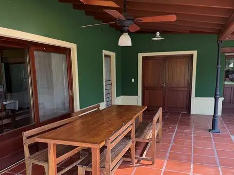 Casa 5 ambientes con 3 baños