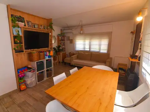 VENTA PH 3 AMBIENTES CON PATIO Y COCHERA QUILMES