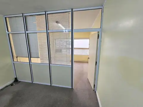 Oficina 2 ambientes con 1 baño