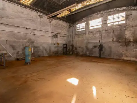 GALPÓN INDUSTRIAL EN VENTA – EXCELENTE POTENCIAL - 193m2