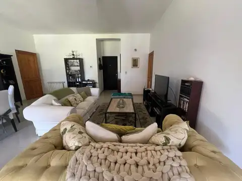 Casa en Venta con 4 cocheras