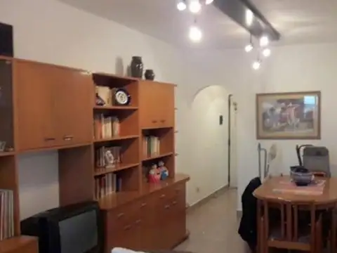 Chutro, Pedro Dr 400 , Piso 7