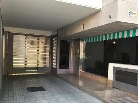 27 De Febrero  2600 01°