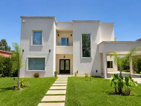 Casa 6 ambientes con 6 baños