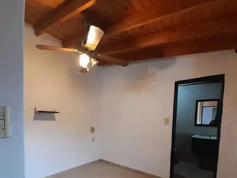 Depto Tipo Casa en Alquiler de 1 dormitorio