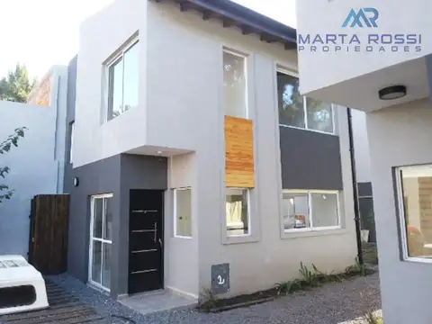 Casa 3 ambientes con 2 baños