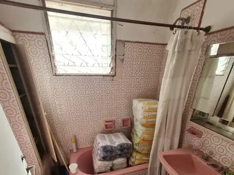 Casa 3 ambientes con 1 baño