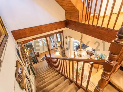 Casa en Venta con 2 cocheras