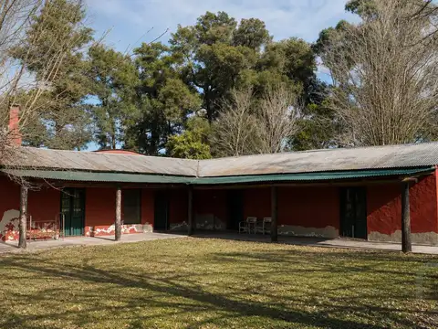 Chacra de 6,7 ha con casa, galpón y pileta en San Miguel del Monte