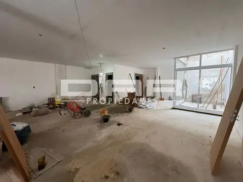 Local en Venta en Barrio Naón, USD 320.000