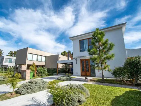 Casa en Alquiler en Rosario, USD 1.800