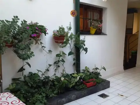 Casa 5 ambientes con 4 baños