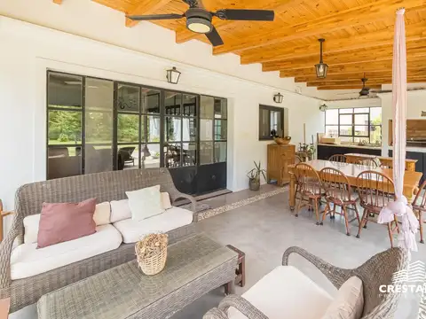 Casa 6 ambientes con 4 baños