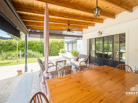 Casa en Venta con 2 cocheras