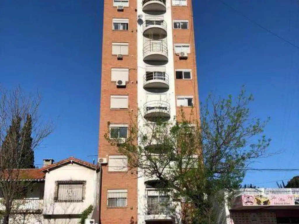 Hipólito Yrigoyen al 7200