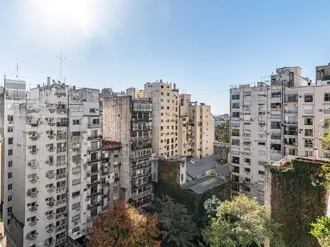 Montevideo 1900, Piso 10