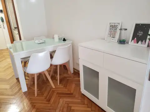 Monoambiente amplio dividido amoblado en exc. estado