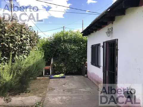 Casa 3 ambientes con 1 baño