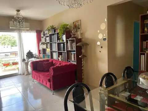 VENTA SEMIPISO 4 AMBIENTES EN FLORES APTO CRÉDITO