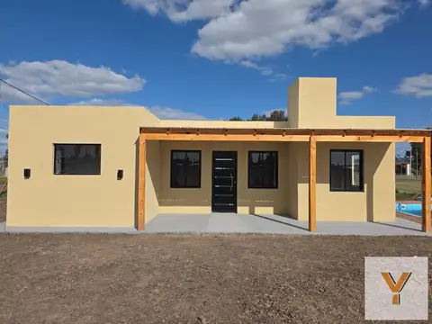 Casa 3 ambientes con 1 baño