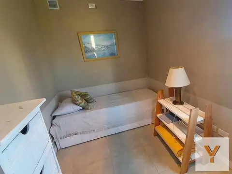 Casa en venta - 4 Dormitorios 3 Baños - Pinamar