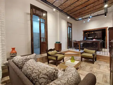 Casa en alquiler reciclada, tres dormitorios, cochera, salón de juegos, república de la sexta.