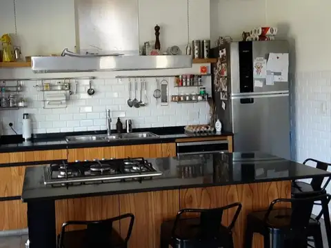 Casa 4 ambientes con 3 baños