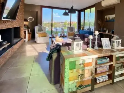 Casa 4 ambientes con 3 baños