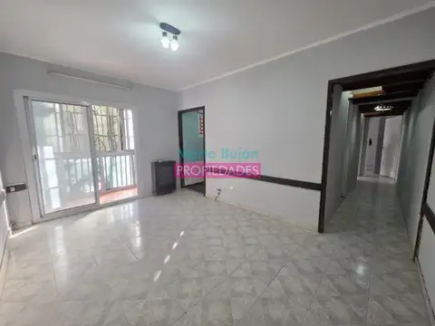 Av. Agustín Debenedetti 1900, Piso 1