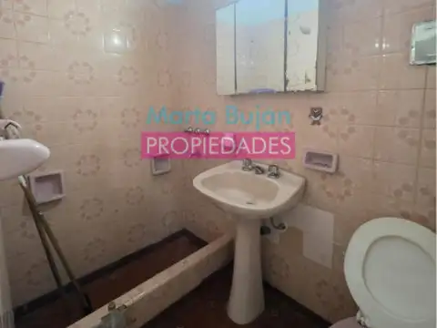 Av. Agustín Debenedetti 1900, Piso 1