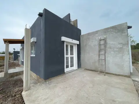 Casa 3 ambientes con 1 baño