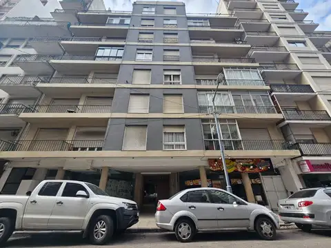 Venta Departamento 2 Ambientes al Frente con Balcón Centro Mar del Plata