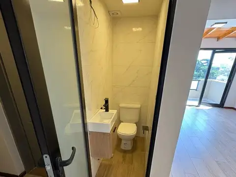 Venta 4 amb con balcón aterrazado y terraza propia