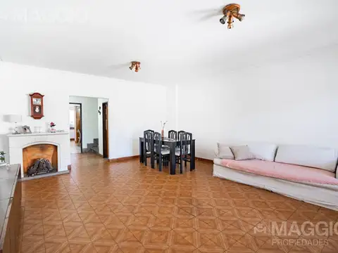 Casa 4 ambientes con 3 baños