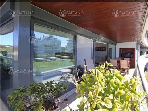 3 suite y dependencia con parrillero propio