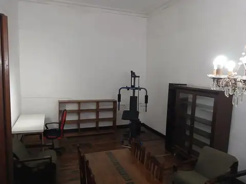 Depto Tipo Casa en Venta 80 años