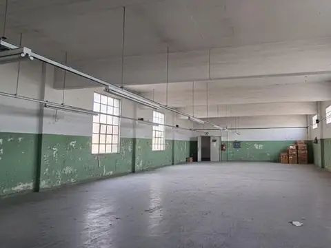 Galpon en Venta 53  mts Fondo