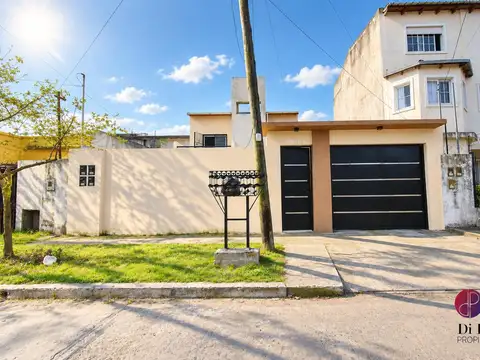 GRAN DUPLEX CON PARQUE Y COCHERA