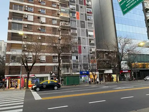 Alquiler departamento 3 ambientes frente a plaza Las Heras