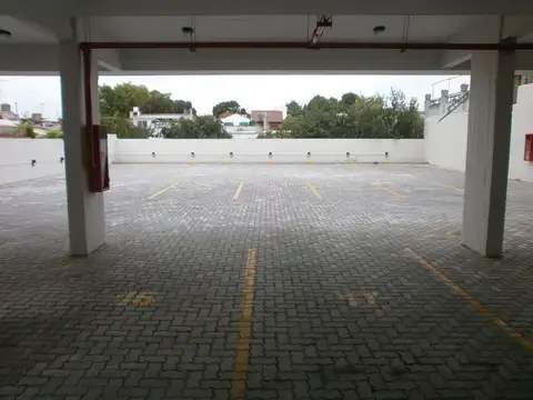 Calle 5 1900, Piso 4