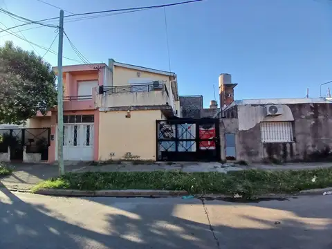 Casa - Venta - Argentina, Tres de Febrero - BENITO  PEREZ GALDOS 9554