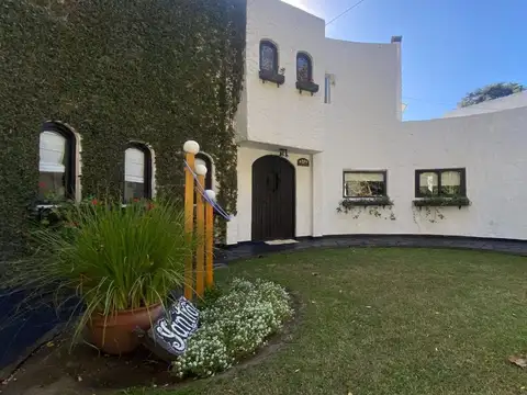 VENTA CASA 4 AMB. Y DEPTO 2 AMB RES. FOR. MONTEMAR
