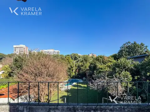 Casa 5 ambientes con 4 baños