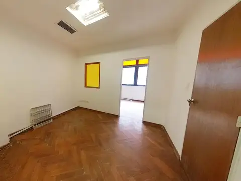 Oficina en Alquiler 60 años