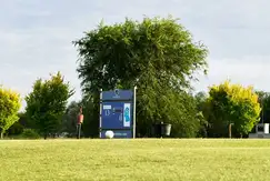Actividades deportivas golf, tenis en Everlinks Golf en Av. Fernández Beschtedt 0 en Lujan, Buenos Aires
